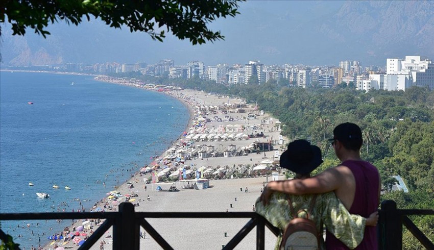 Antalya'ya en turist Rusya ve Almanya'dan geldi