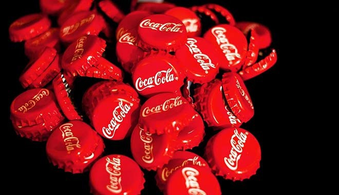 Coca Cola ceza yememek için hangi taahhütleri verdi?