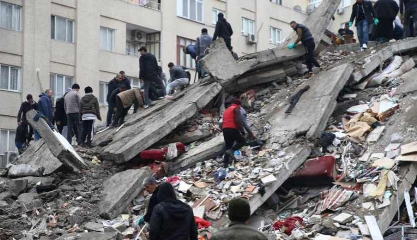 AFAD, Kahramanmaraş taki depremin büyüklüğünü 7.7 olarak revize etti