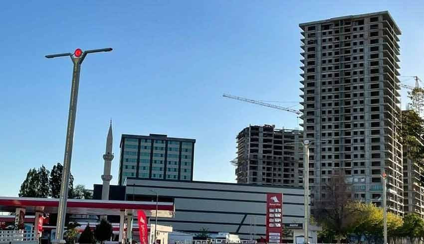 AKP ve MHP li başkanlar deprem bölgesine 26 katlı bina dikti
