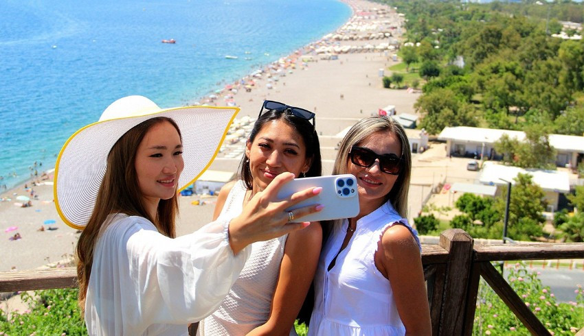 Antalya ya gelen turist sayısı 3 milyonu geçti
