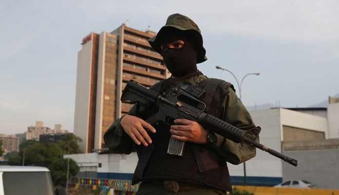 Bir grup askerden Maduro ya karşı darbe girişimi