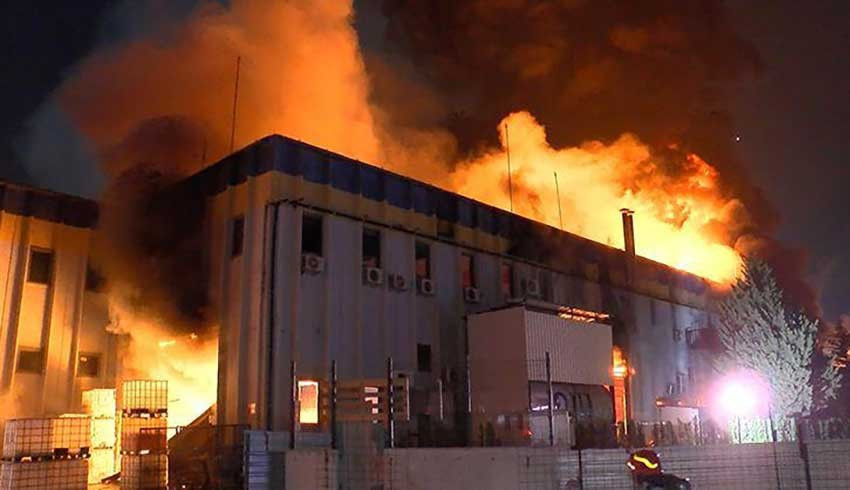 Bursa da kimya fabrikasında korkutan yangın!