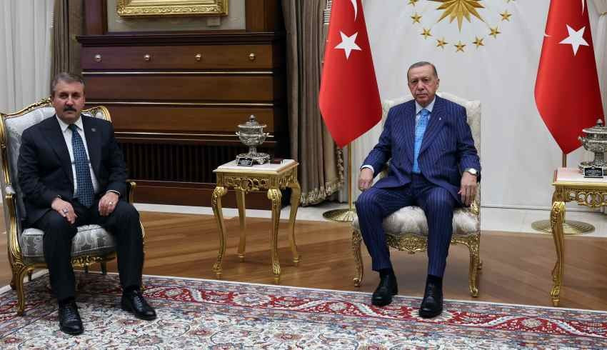 Cumhurbaşkanı Erdoğan, BBP lideri Destici yle 1 saat görüştü