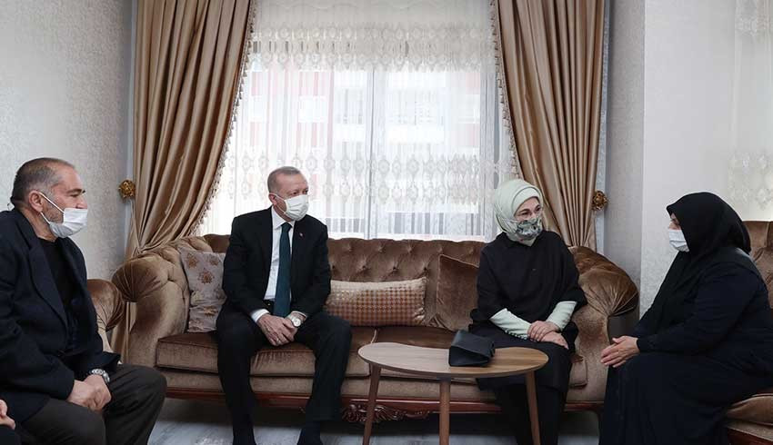 Cumhurbaşkanı Erdoğan ve Başak Cengiz in ailesine taziye ziyareti