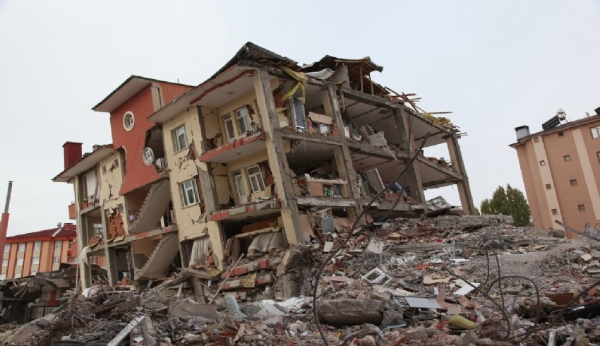 Deprem sonrası asbest raporu: 8 numunenin 4 ünde tespit edildi