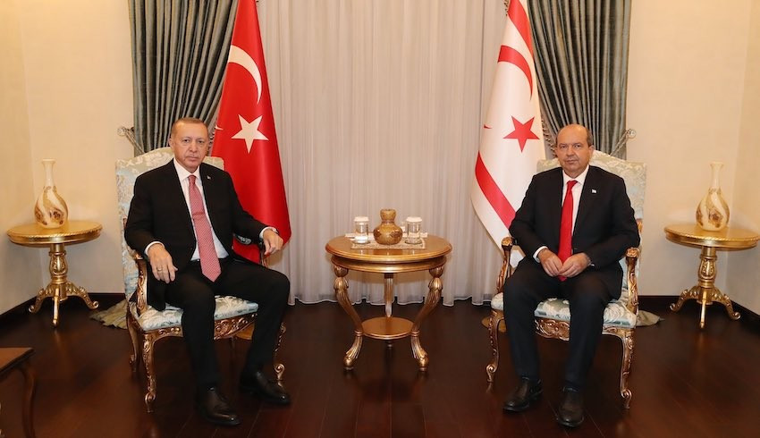 Erdoğan ‘farklı ülkelerin bakışını da değiştirir’ deyip Ersin Tatar’a yeni bir Cumhurbaşkanlığı makamı önerdi