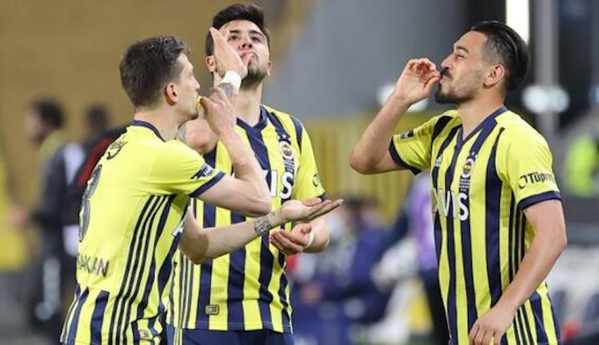 Fenerbahçe, Beşiktaş ın peşini bırakmıyor