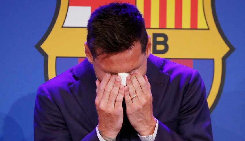Hem ağlar hem giderim! Lionel Messi, Barcelona ya gözyaşlarıyla veda etti