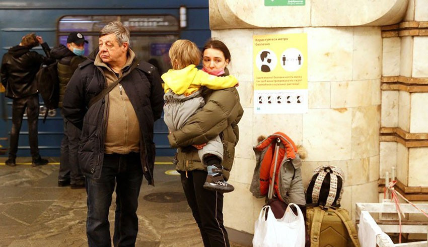 Kiev de kaçan kaçtı, kaçamayan metro istasyonlarına sığındı