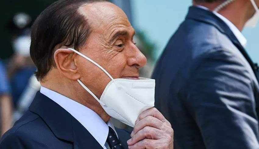 Koronavirüse yakalanan 83 yaşındaki Berlusconi taburcu edildi: Bir kez daha paçayı kurtarmış gibiyim