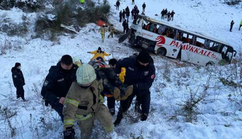 Kuzey Marmara Otoyolu nda otobüs kazası: 2 ölü çok sayıda yaralı