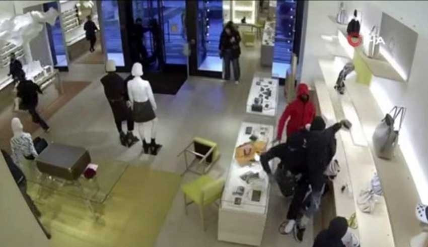 Louis Vuitton mağazasında dakikalar içinde 100 bin dolarlık soygun