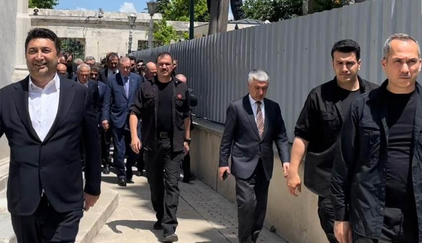 Mahmut Ustaosmanoğlu nun cenaze törenine iş insanı Recep Ercan Keskin de katıldı