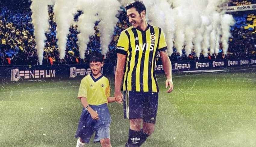 Mesut Özil den Fenerbahçe formalı paylaşım: Geçmiş ve gelecek