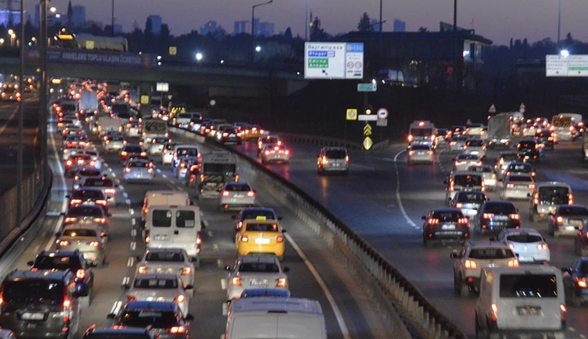 Okullar açıldı, İstanbul da trafik arttı
