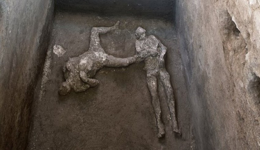 Pompei deki kazılarda Vezüv deki büyük patlamada ölen kişilere ait kalıntılar bulundu