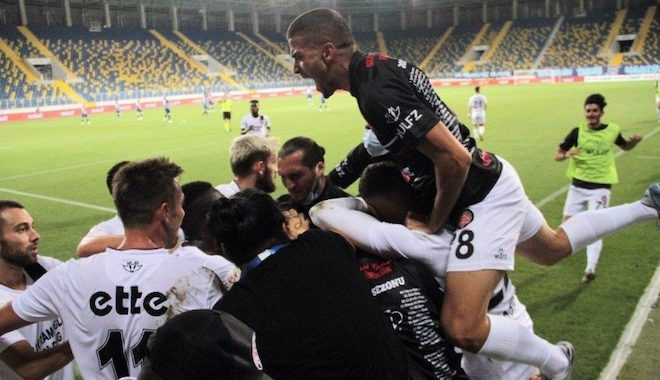 Süper Lig de 23 sene sonra 6 İstanbul takımı olacak