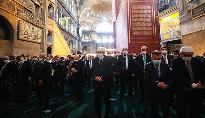 Tarihi gün! Ayasofya-i Kebir Cami-i nde 86 yıl sonra ilk namaz