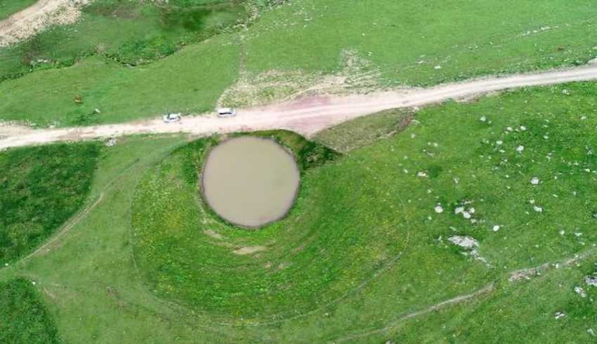 Tüm çabalara rağmen olmadı: 12 bin yıllık Dipsiz Göl ü mahvettiler
