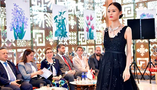 Türkiye’nin ödüllü mücevherleri Pekin’de görücüye çıktı