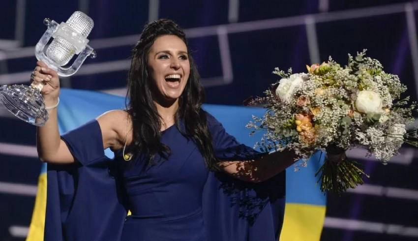 Rusya Eurovision birincisi Ukraynalı şarkıcı Jamala yı arıyor