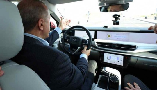 Cumhurbaşkanı Erdoğan, TOGG ile test sürüşü yaptı