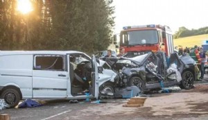 Elektrikli araç otonom sürüş sırasında ters şeride daldı: 1 ölü 9 yaralı
