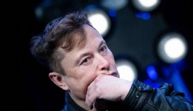 AB'den Elon Musk'a sert uyarı: Ya denetlersin ya yasaklarız