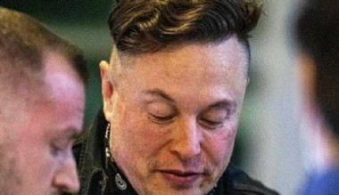 Elon Musk'ın yeni saç modeli nedeniyle Tesla hisseleri yüzde 6.5 düştü