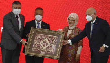 Emine Erdoğan: Hayatın dönüm noktaları dokumalarla anlam kazanır