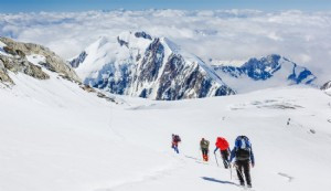 Everest Dağı'ndaki dağcı ölümleri bu yıl en yüksek seviyeye çıktı