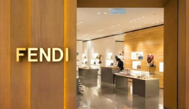 İtalyan moda devi Fendi hangi şirketi satın aldı?