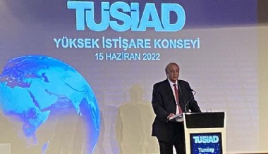 TÜSİAD YİK Başkanı Özilhan: Gençler ülkeyi terk ediyor