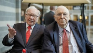 Duayen yatırımcı Buffett'ın ortağı Munger hayatını kaybetti