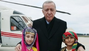 Erdoğan: Kimin kimle yürüdüğü kimin kime borçlandığı muamma