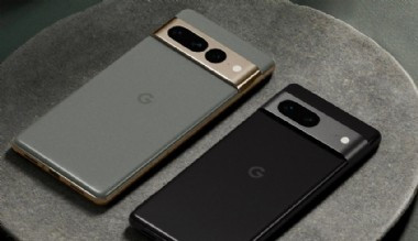 Google yeni nesil telefonlarını ve saatini tanıttı