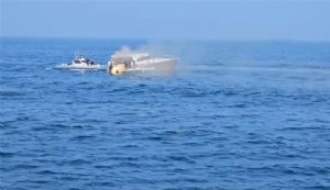 Marmara açıklarında yanan teknedeki 2 kişi kurtarıldı