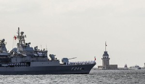 Preveze Deniz Zaferi kutlandı: Donanma gemileri Boğaz'dan geçti